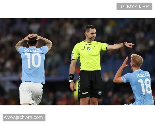 足球球星因强风被吹走的惊人一幕引发全世界关注他如何应对这一意外事件